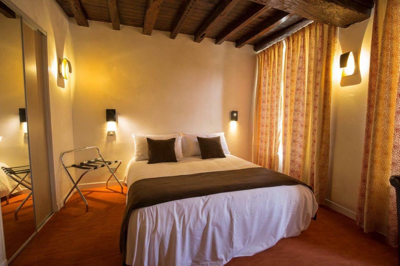 Logis Du Parvis ***Face Cathedrale/In Front Of The Cathedral*** Bed & Breakfast Laon Bagian luar foto